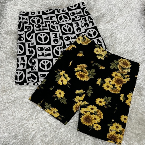 No Boundaries Pants - BUNDLE of 2 Print Brushed Fabric High Rise Stretchy Bike Shorts Small (3-5)